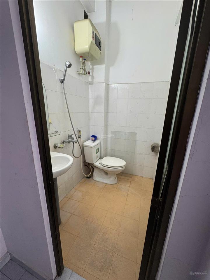 Cho thuê nhà riêng 3 tầng phố hà kế tấn