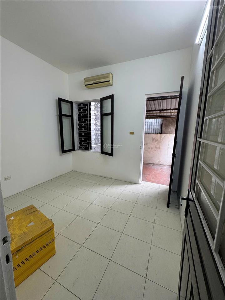 Cho thuê nhà riêng 3 tầng phố hà kế tấn