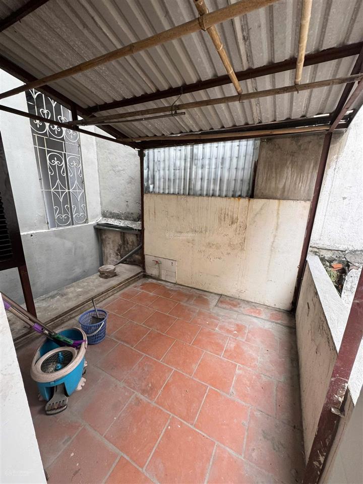 Cho thuê nhà riêng 3 tầng phố hà kế tấn