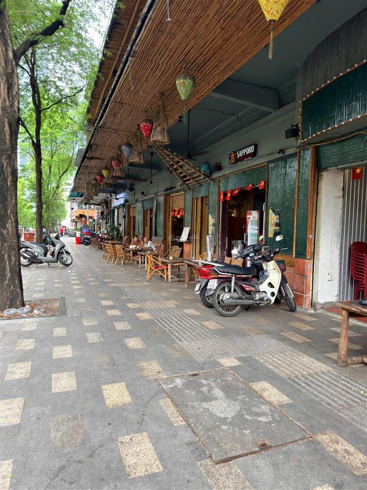 Cho thuê nhà ngay chợ bến thành ngang 25m