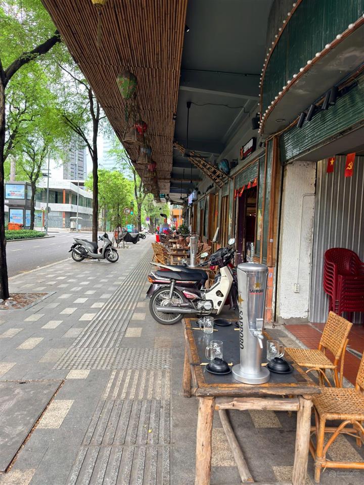 Cho thuê nhà ngay chợ bến thành ngang 25m