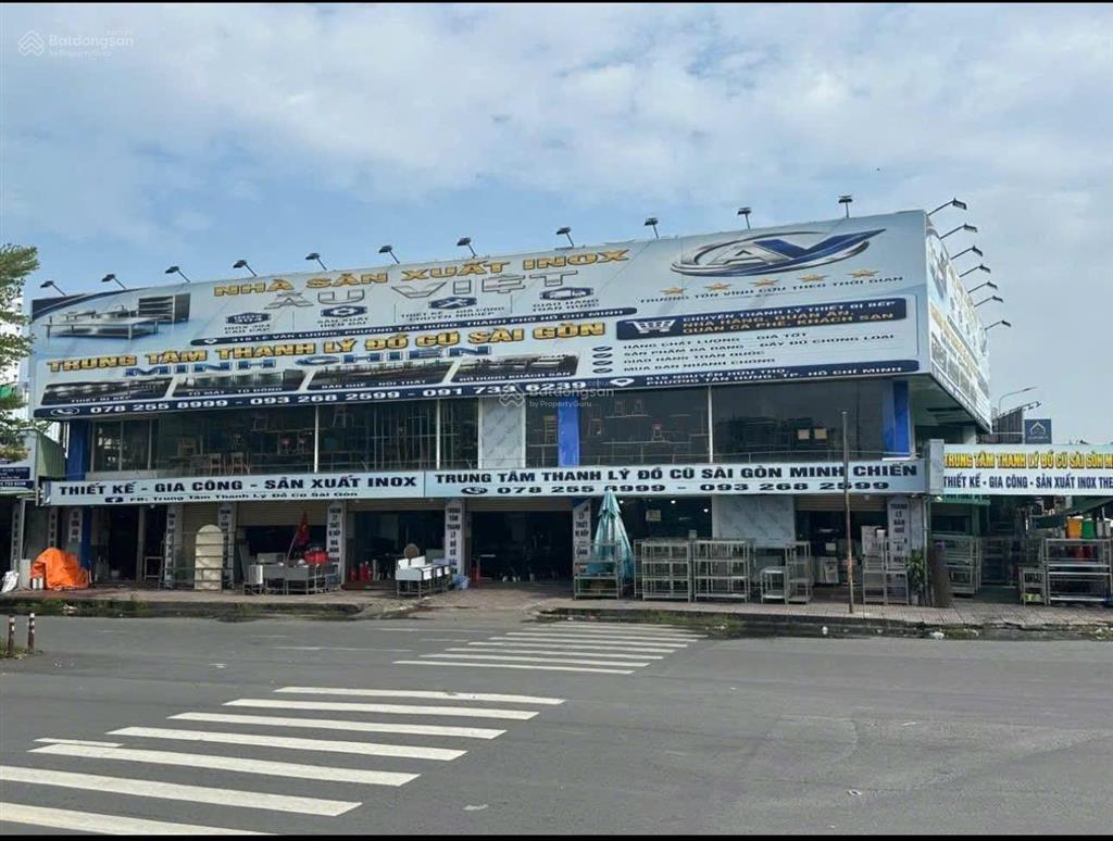 Cho thuê nhà mặt tiền quận 7 ngang 30m