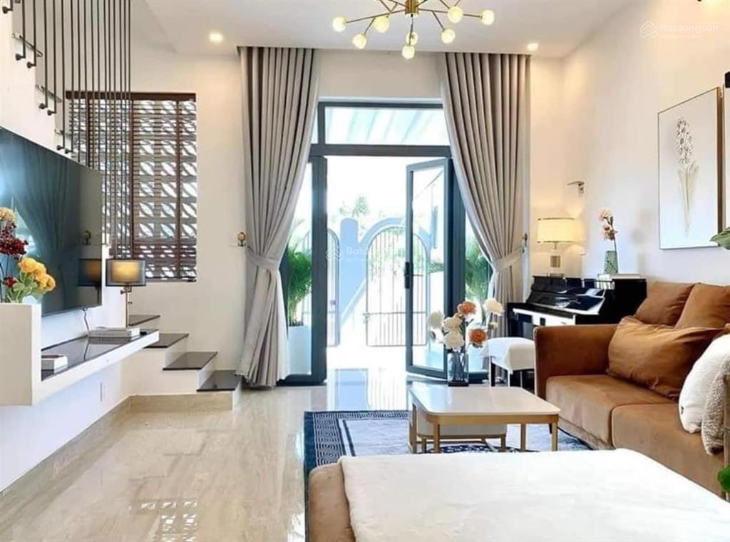 Bán nhà riêng 64m2 nằm mặt tiền tạ quang bửu