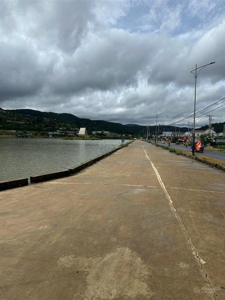 Bán đất cách đà lạt 15 phút, full thổ cư view núi voi và hồ lê thứ. 180m2 đường nhựa 6m.