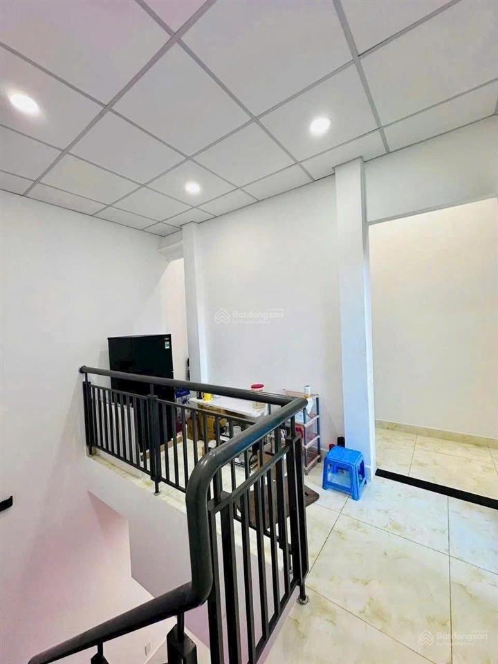 Góc 2 mặt tiền đường  kinh doanh siêu đỉnh  ngang khủng 2 tầng  80m2 thu nhập 20 triệu / tháng