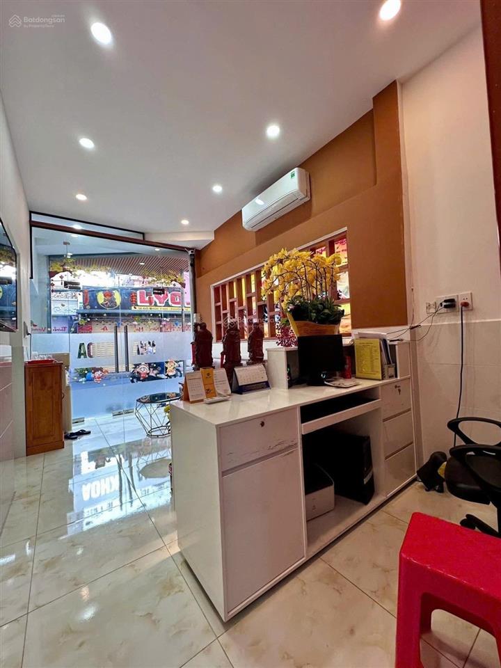 Góc 2 mặt tiền đường  kinh doanh siêu đỉnh  ngang khủng 2 tầng  80m2 thu nhập 20 triệu / tháng