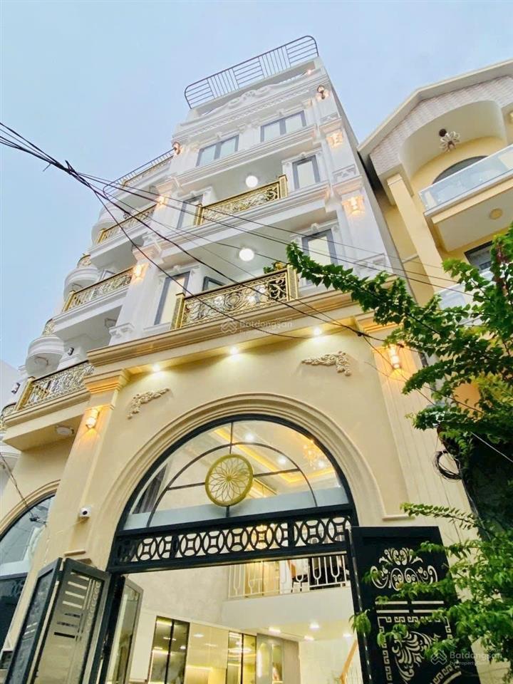 Siêu phẩm ô tô ngủ trong nhà trung tâm gò vấp giá chỉ hơn 7 tỷ.