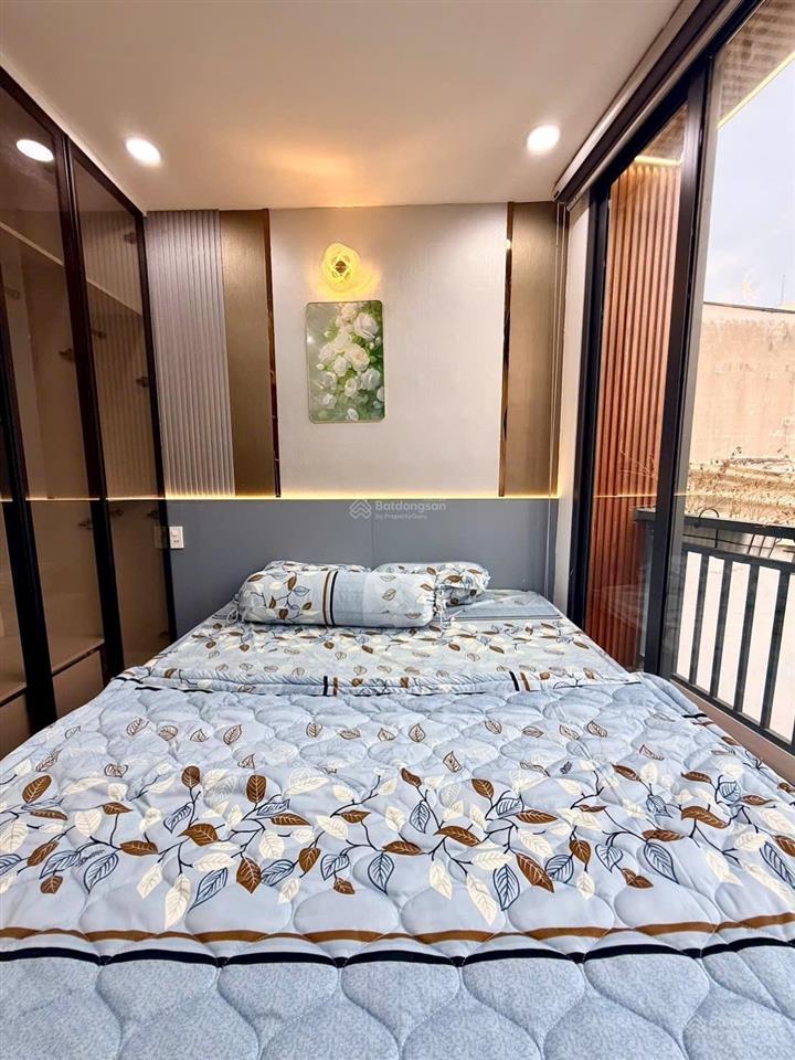 Siêu phẩm 4 tầng công năng quá tốt. vị trí đẹp ngay tttm emart, chợ phạm văn bạch shr
