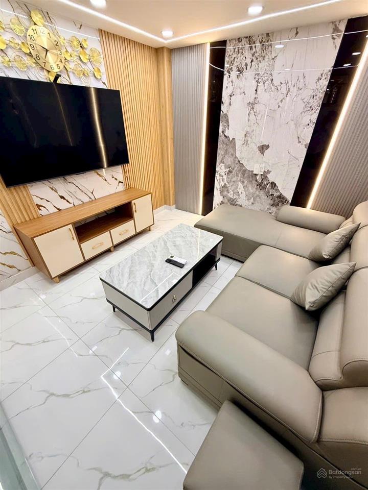 Siêu phẩm 4 tầng công năng quá tốt. vị trí đẹp ngay tttm emart, chợ phạm văn bạch shr
