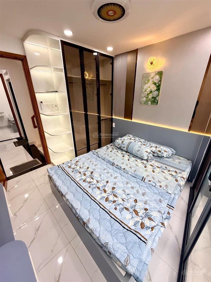 Siêu phẩm 4 tầng công năng quá tốt. vị trí đẹp ngay tttm emart, chợ phạm văn bạch shr