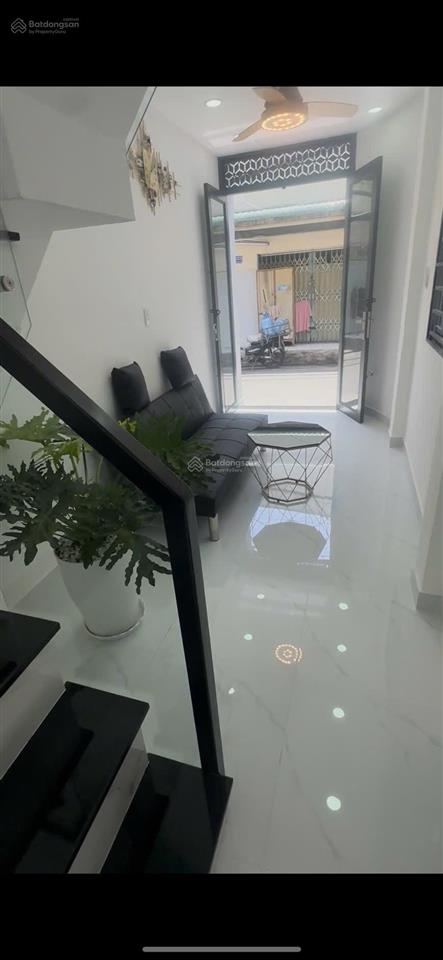 Nhà đẹp 2 tầng  hẻm xe tải thông full nội thất chỉ 2,85 tỷ còn thương lượng