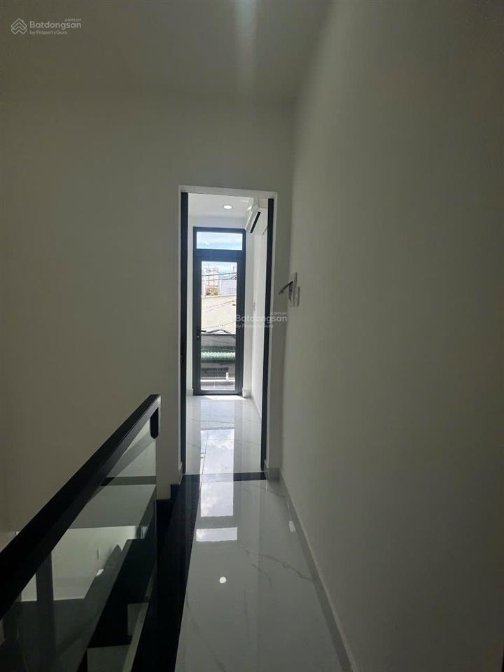 Nhà đẹp 2 tầng  hẻm xe tải thông full nội thất chỉ 2,85 tỷ còn thương lượng