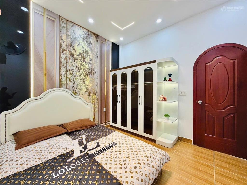 Siêu phẩm nhà mới 100% gara ô tô 5 phòng ngủ giá chỉ 6,26 tỷ. gần trung tâm emart