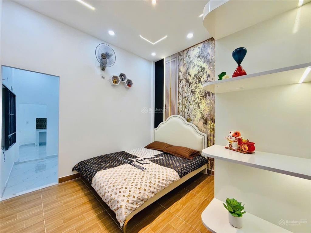 Siêu phẩm nhà mới 100% gara ô tô 5 phòng ngủ giá chỉ 6,26 tỷ. gần trung tâm emart