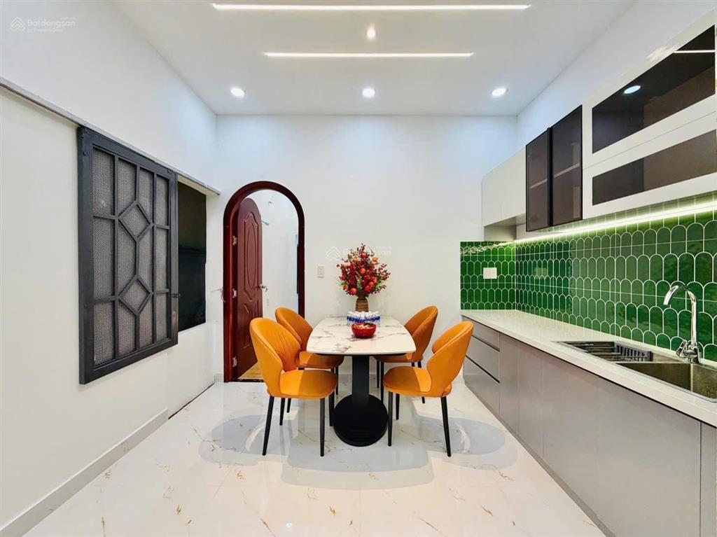 Siêu phẩm nhà mới 100% gara ô tô 5 phòng ngủ giá chỉ 6,26 tỷ. gần trung tâm emart