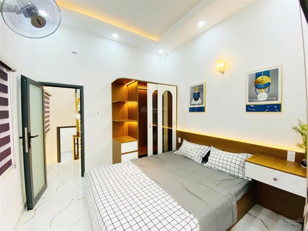 Nhà mới 3pn  30,3m2 nguyễn tư giản cách chợ tân sơn 200m. shr hoàn công đủ