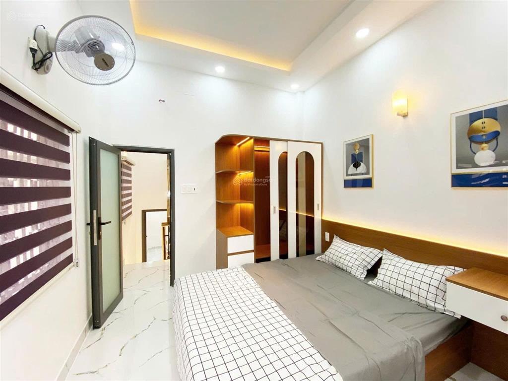 Nhà mới 3pn  30,3m2 nguyễn tư giản cách chợ tân sơn 200m. shr hoàn công đủ