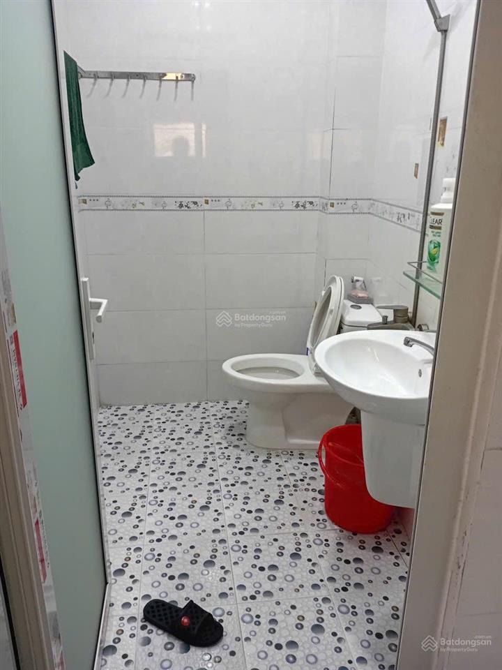 Nhà 1 trệt 2 lầu cách trường tân sơn 100m gần trường đặng thị trâm gần emart chỉ 4 tỷ thương lượng