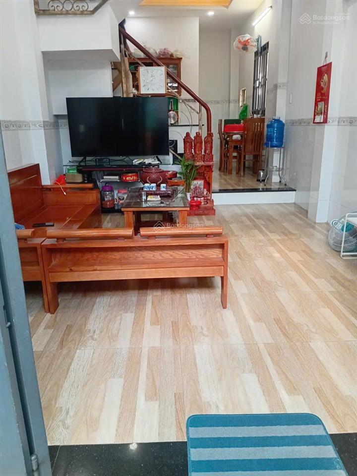 Nhà 1 trệt 2 lầu cách trường tân sơn 100m gần trường đặng thị trâm gần emart chỉ 4 tỷ thương lượng
