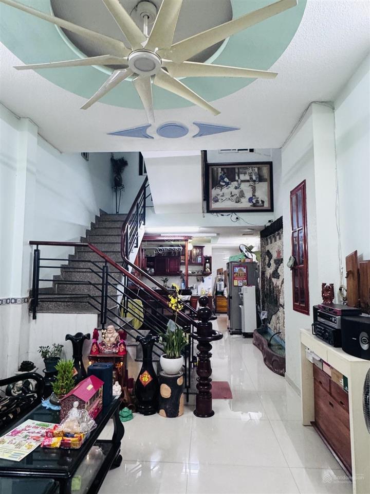 Nhà chính chủ tâm huyết lâu đời cần bán gấp 700 triệu nhà gần sát emart phan huy ích