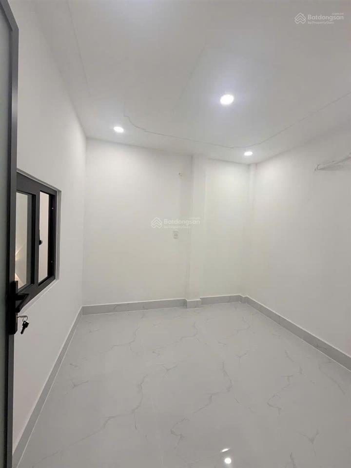 Nhà 1 trệt 1 lầu 4m x 8m chỉ 3,49 tỷ hiệp thành quận 12.