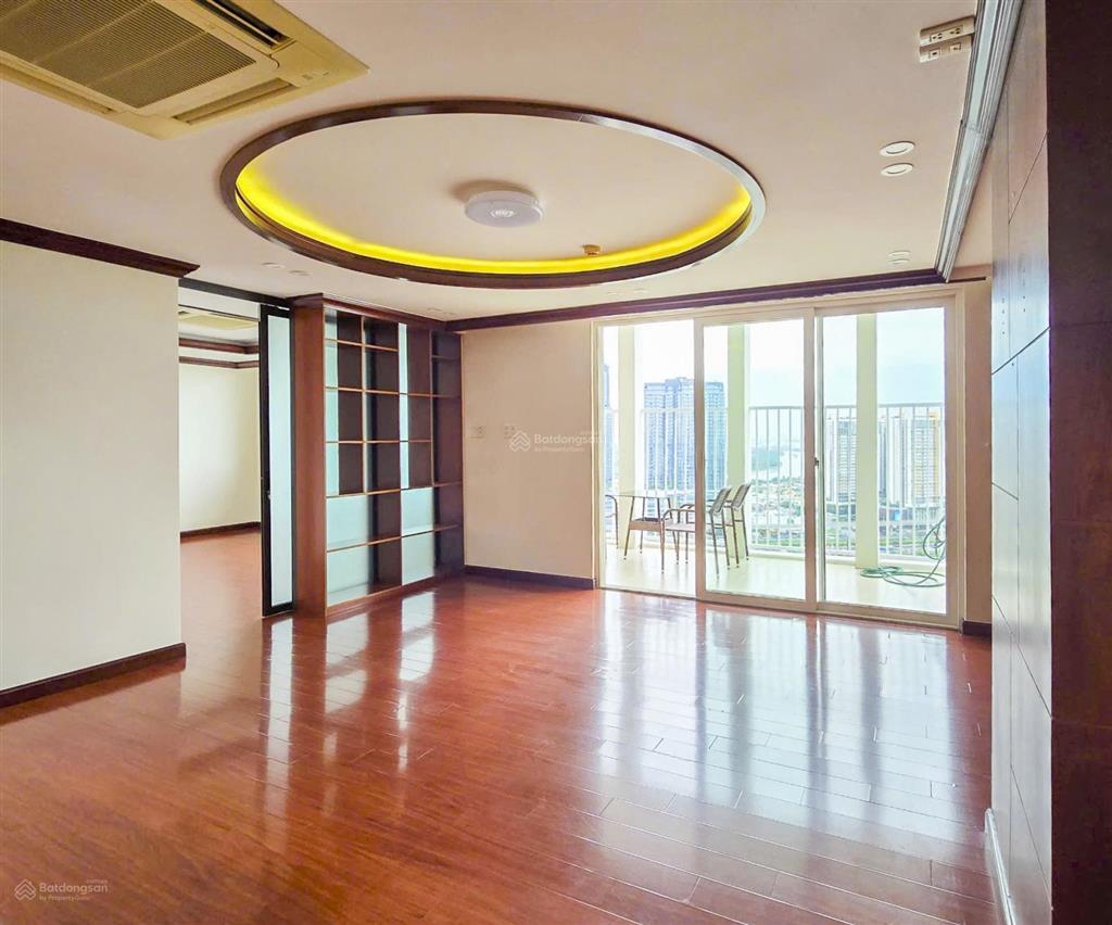Bán căn hộ sky villa tại imperia an phú tháp a1 với 4 phòng ngủ+ 1 phòng giúp việc không nội thất