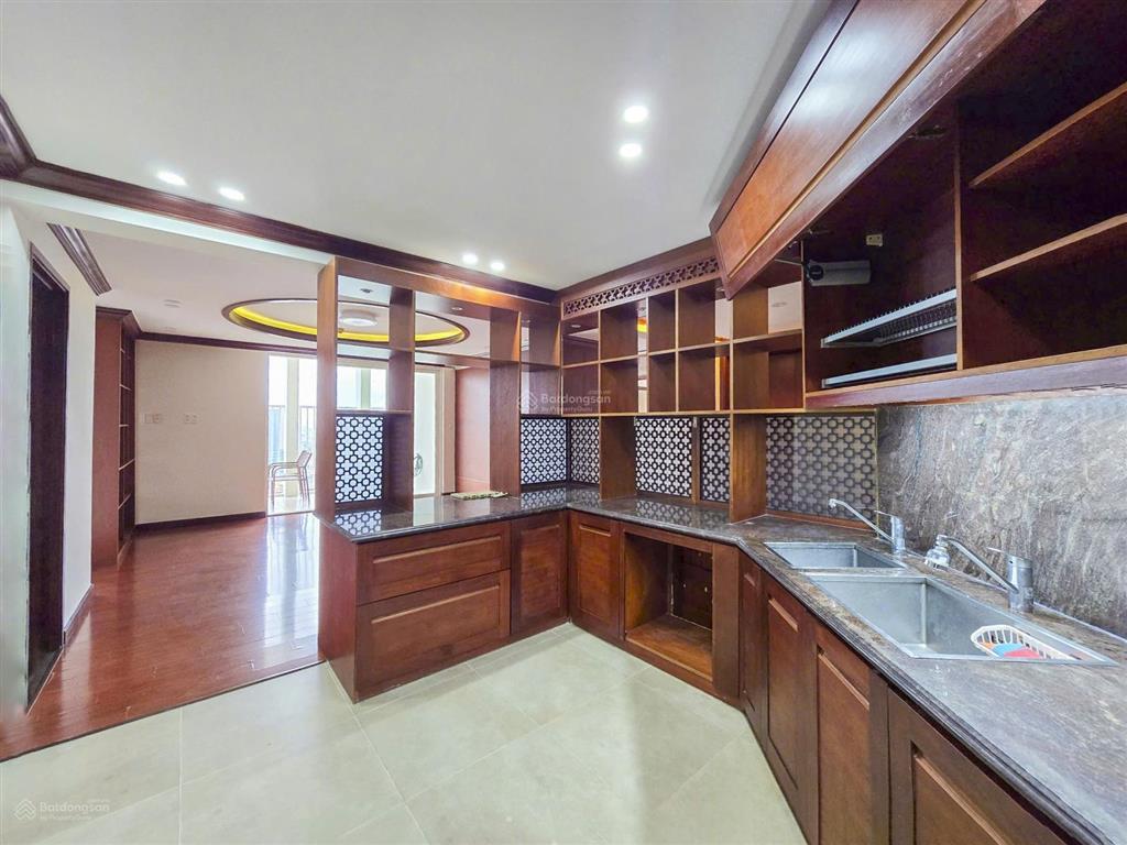 Bán căn hộ sky villa tại imperia an phú tháp a1 với 4 phòng ngủ+ 1 phòng giúp việc không nội thất