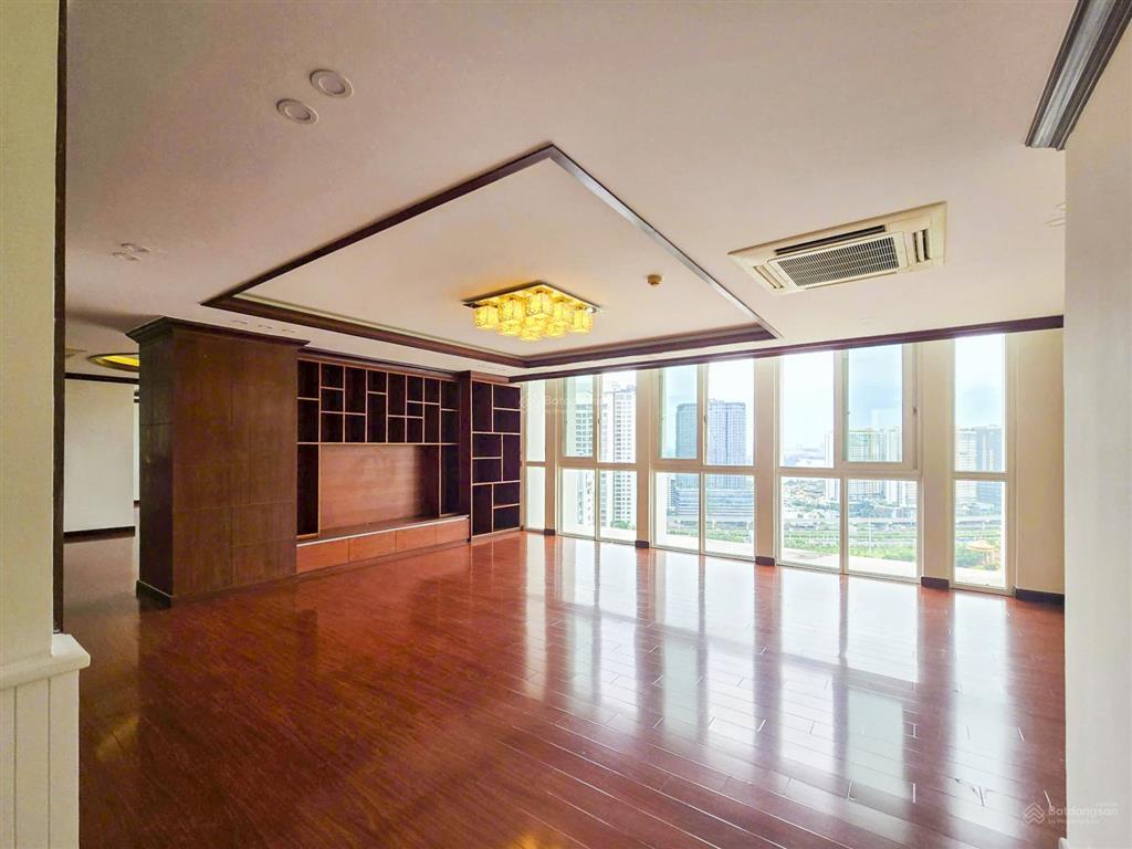 Bán căn hộ sky villa tại imperia an phú tháp a1 với 4 phòng ngủ+ 1 phòng giúp việc không nội thất