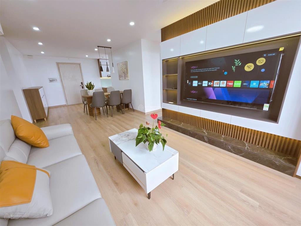 Chuyển nhà lên phố để con cái đi học cho gần, mình cần bán căn 85m2 với 3 ngủ 2 vệ sinh, mới tinh