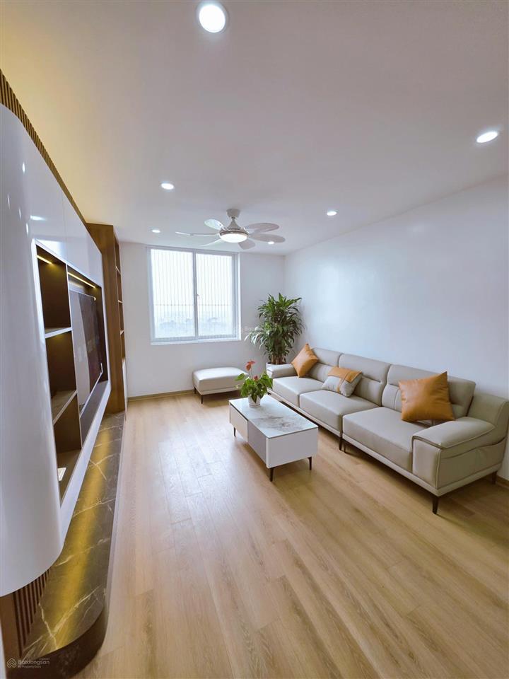 Chuyển nhà lên phố để con cái đi học cho gần, mình cần bán căn 85m2 với 3 ngủ 2 vệ sinh, mới tinh
