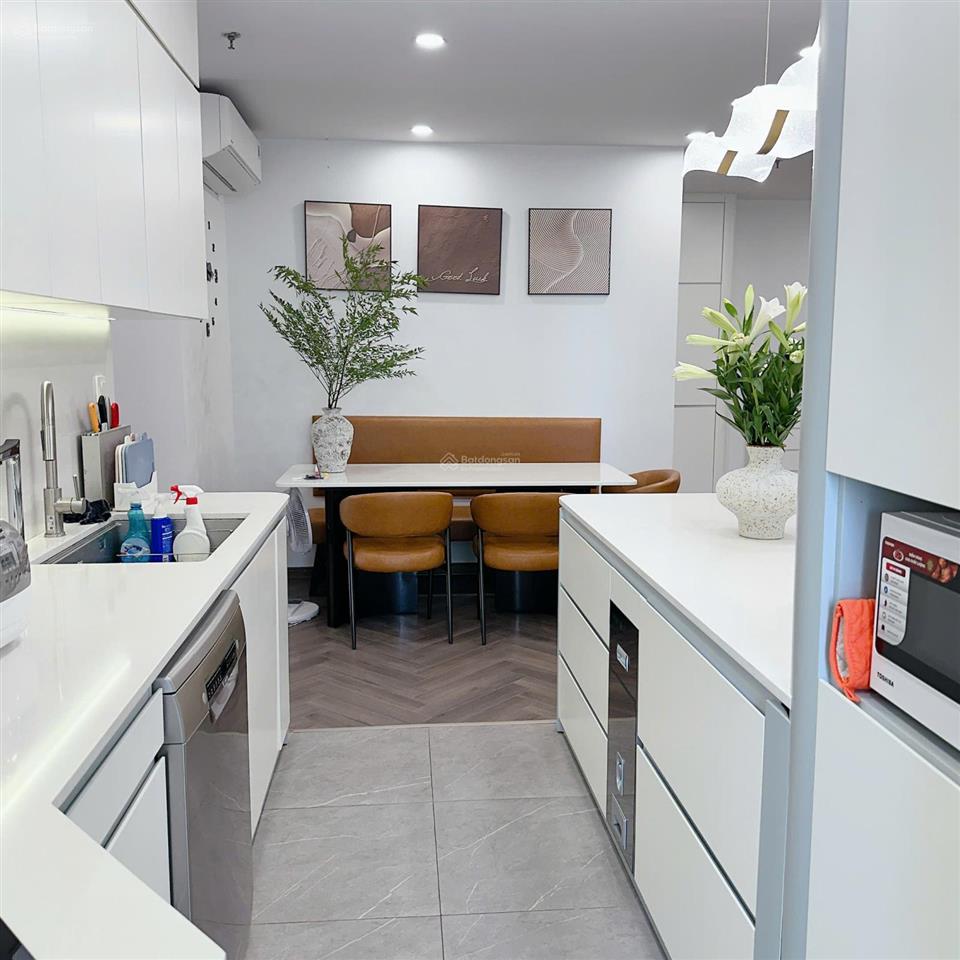 Bán nhanh trong tháng căn hộ 83m2 2 ngủ 2 vệ sinh giá tốt