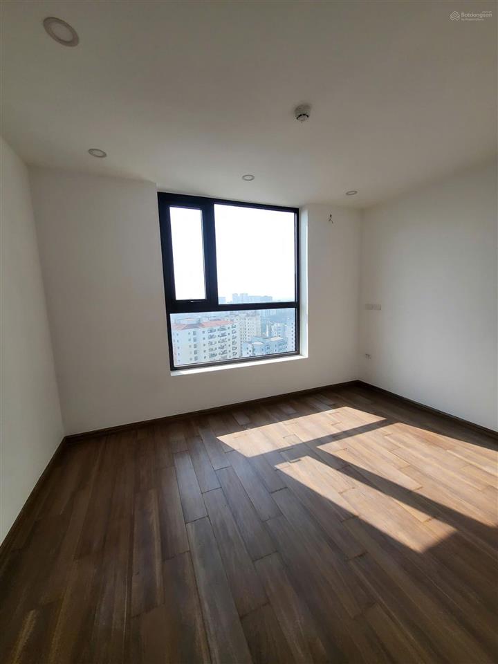 Vừa nhận nhà, mình bán căn góc hoa hậu 95m2, 904 ct3, ban công đông nam mát, view hồ định công