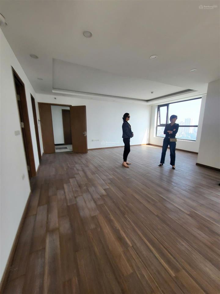 Vừa nhận nhà, mình bán căn góc hoa hậu 95m2, 904 ct3, ban công đông nam mát, view hồ định công