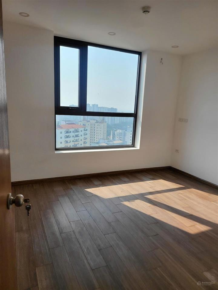 Vừa nhận nhà, mình bán căn góc hoa hậu 95m2, 904 ct3, ban công đông nam mát, view hồ định công