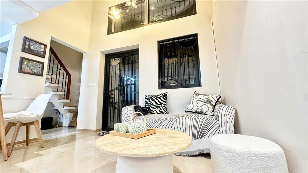 Chỉ hơn 8 tỷ, bán gấp nhà riêng ngõ 180 phố lò đúc  ngõ rộng gần 4m