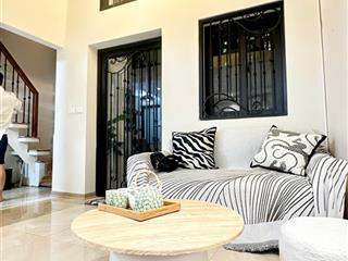 Chỉ hơn 8 tỷ, nhà trung tâm, nội thất đầy đủ, mặt tiền to 5m cần bán gấp