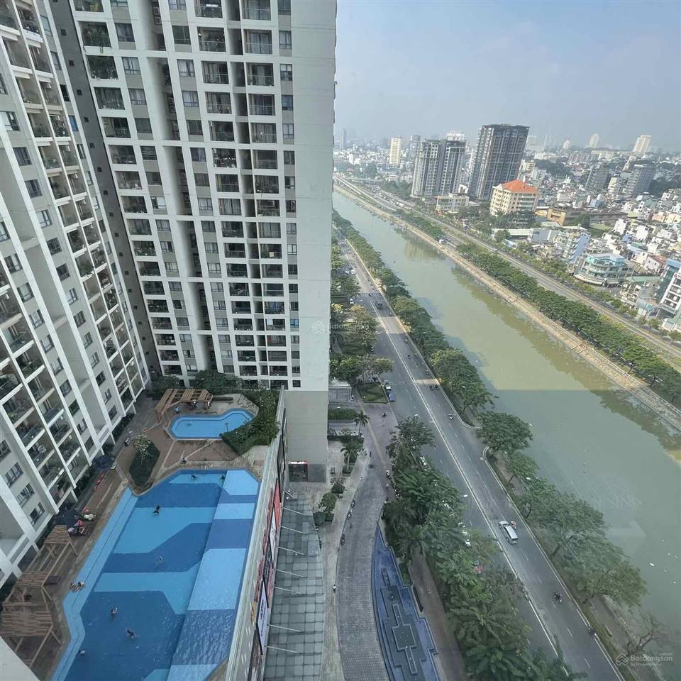 Cho thuê căn hộ 3pn, 2wc tại the gold view, bến vân đồn, 30 triệu, 117m2, view đẹp, vào ở ngay