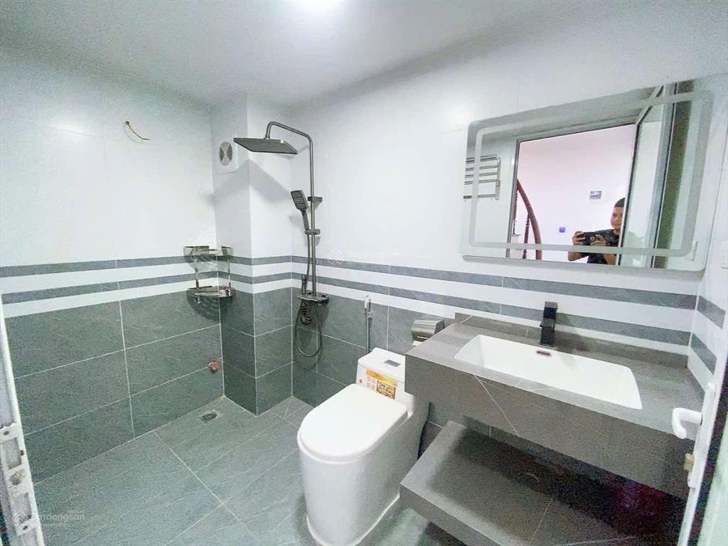 Bán nhà trục chính đa sỹ, kiến hưng 32m2 x5 tầng, mt 5m. ngõ thông ô tô, kd tốt. 8,5 tỷ