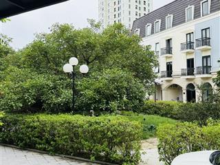 Bán tòa nhà villa có 6 phòng studio + 1 phòng cho thuê làm vp. thu nhập 40tr/tháng