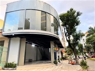 Cho thuê nhà 2 tầng lô góc 2 mặt tiền  thông suốt  gần lê đại hành