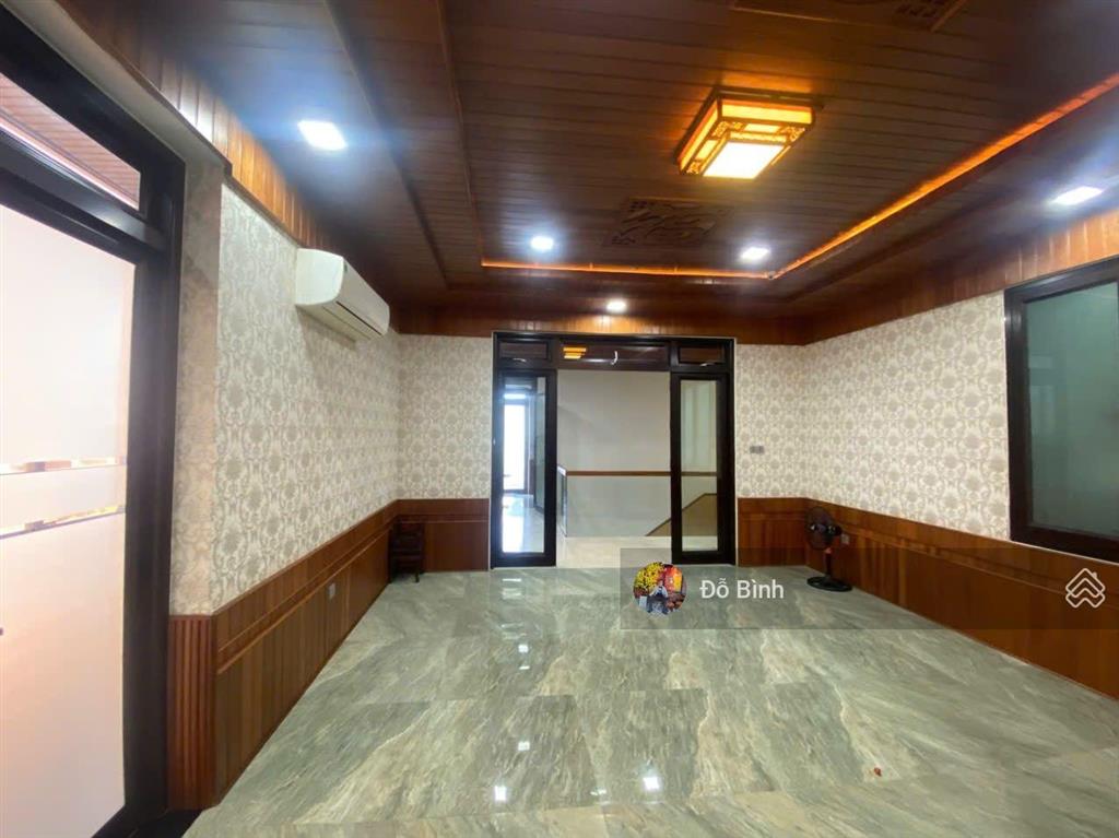 Cho thuê nhà 3 tầng lô góc 2 mặt tiền trần can  như hình