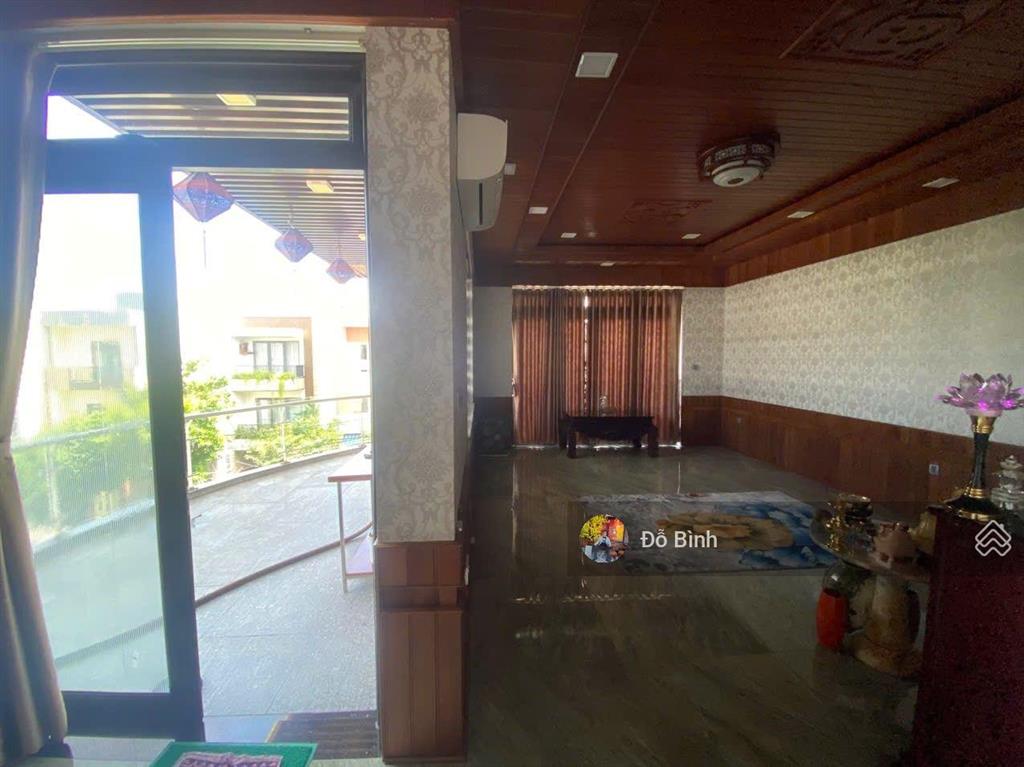 Cho thuê nhà 3 tầng lô góc 2 mặt tiền trần can  như hình