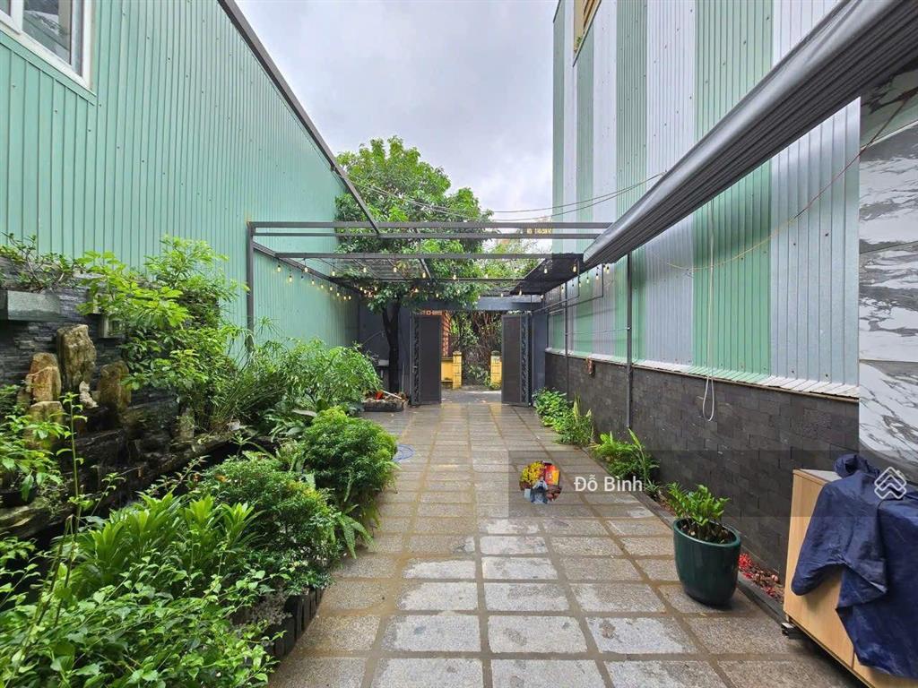 Cho thuê nhà 3 tầng sân vườn  kiệt 275 trường chinh  mới đẹp  4pn đủ nội thất