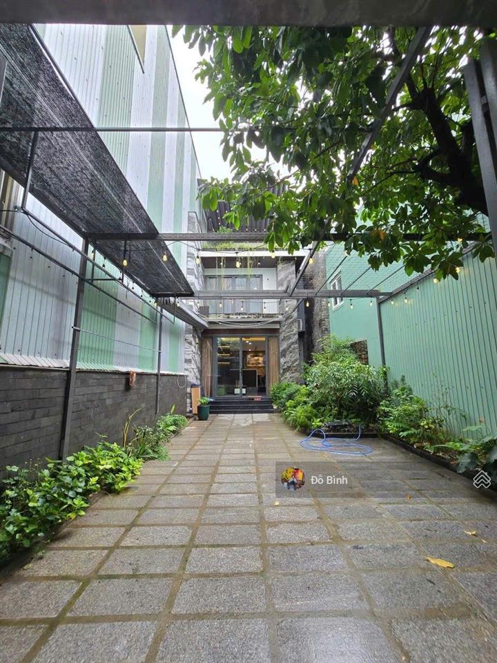 Cho thuê nhà 3 tầng sân vườn  kiệt 275 trường chinh  mới đẹp  4pn đủ nội thất