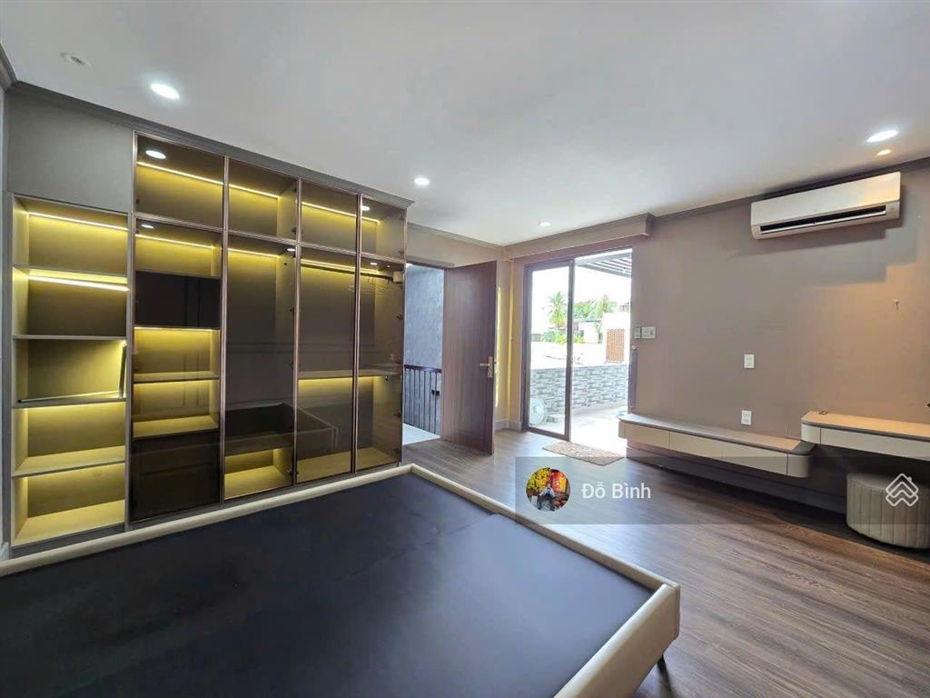 Cho thuê nhà 3 tầng sân vườn  kiệt 275 trường chinh  mới đẹp  4pn đủ nội thất