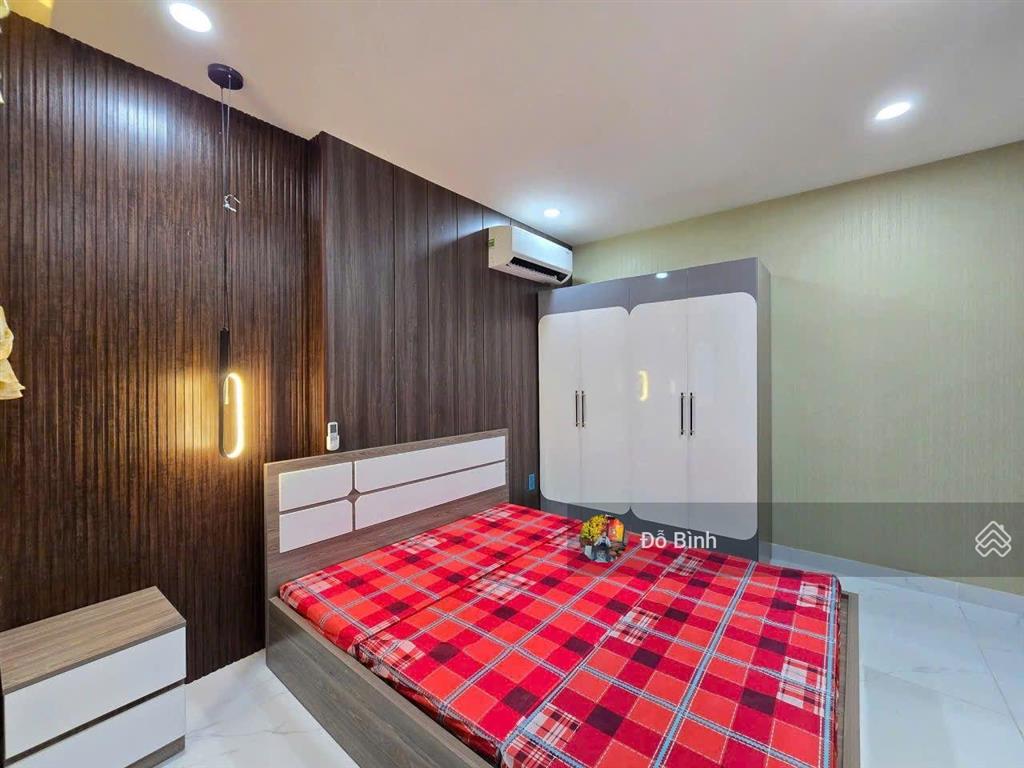 Cho thuê nhà 3 tầng sân vườn  kiệt 275 trường chinh  mới đẹp  4pn đủ nội thất