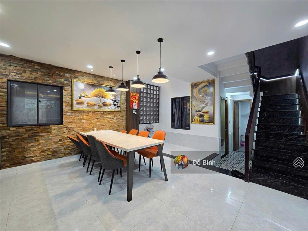 Cho thuê nhà 3 tầng sân vườn  kiệt 275 trường chinh  mới đẹp  4pn đủ nội thất