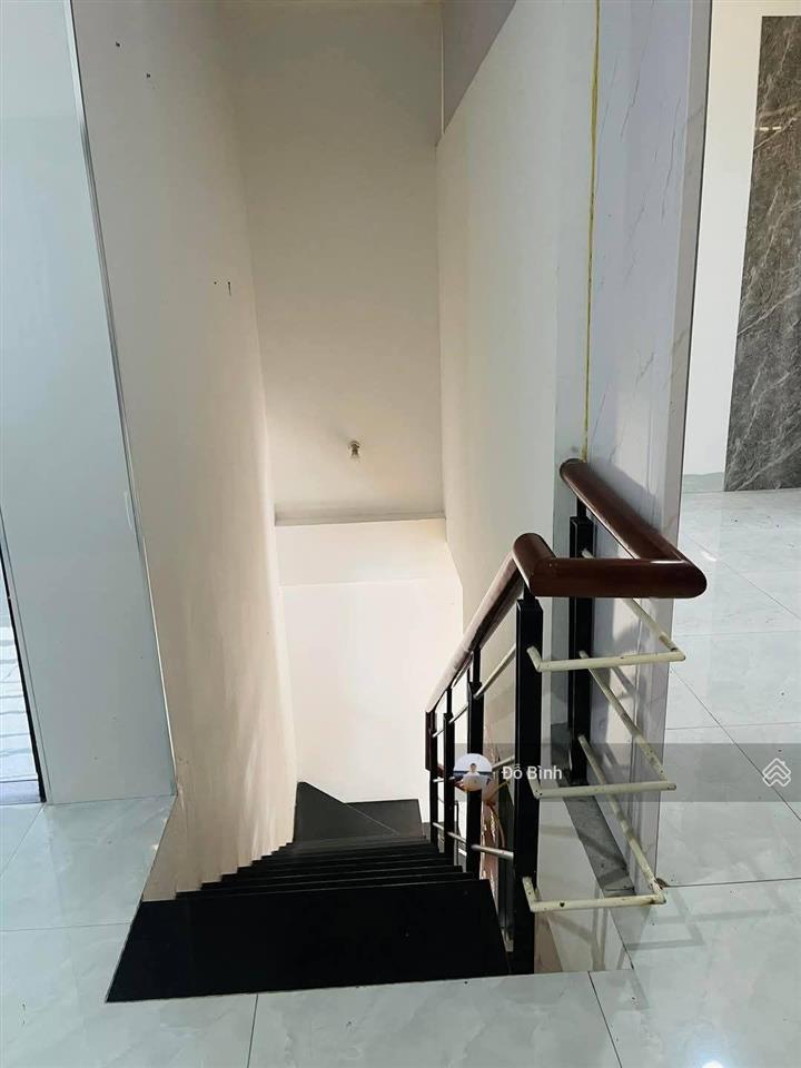 Cho thuê nhà 2 tầng đường nguyễn ân  2pn  2wc