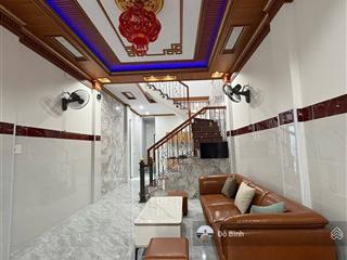 Cho thuê nhà 2 tầng mới xây đường vạn tường  sân ô tô  2pn  2wc