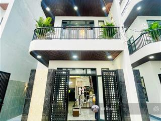 Cho thuê nhà mới xây 3 tầng đường  tôn đản  3pn  2wc  đủ nội thất